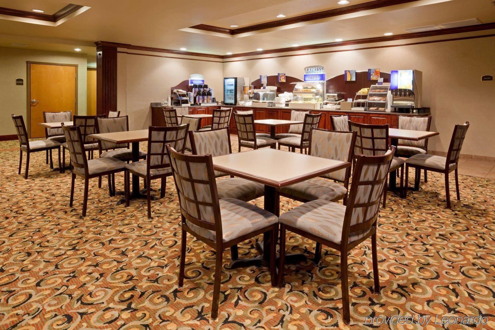 Baymont Inn & Suites By Wyndham Sturgis Restaurant photo